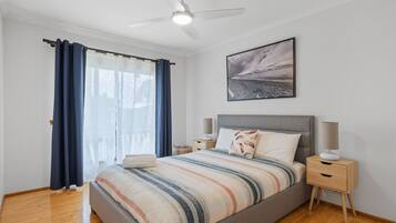 3 Schlafzimmer, Reisekinderbett, Internetzugang, Bettwäsche