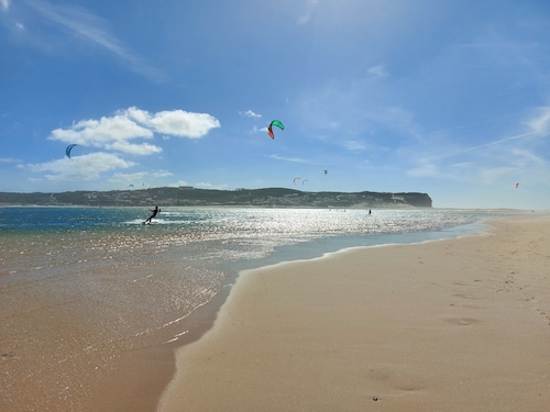 Spacious 4 bed house with hot tub, games room & terraces, near Alcobaca & Nazare