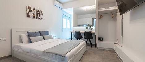 1 soverom, skrivebord, strykejern/-brett og wi-fi