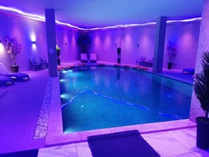 Indoor pool, seasonal outdoor pool - Hôtel le paquebot (Filfila)