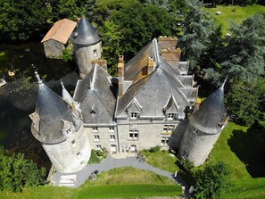 Front of property - Château de la Preuille (Montaigu-Vendée)