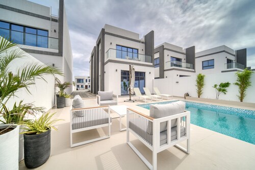 Beautiful 3BR Villa with Assistant Room Al Dana Island, Fujairah by Deluxe Holiday Homes