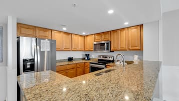 Standard Condo, 2 Bedrooms, Ocean View, Oceanfront | Private kitchen | Fridge, microwave, oven, stovetop
