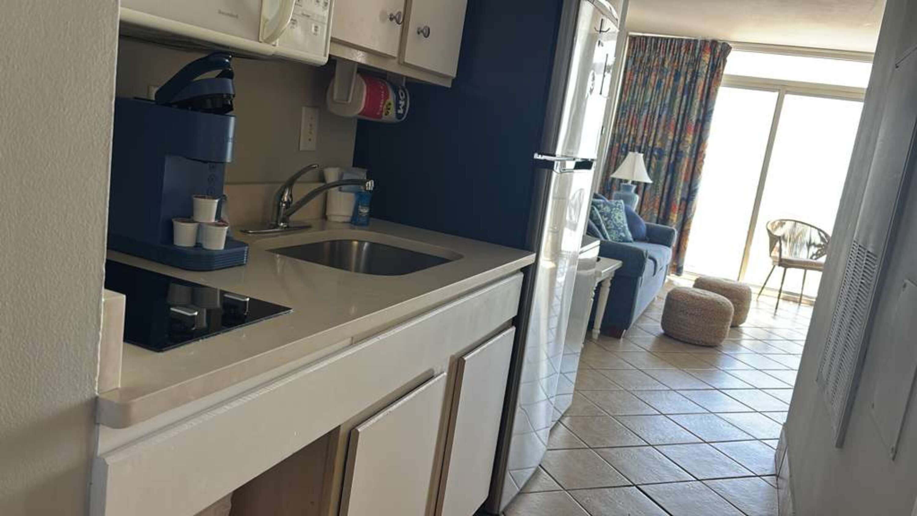 Exclusive-huoneisto, 1 suuri parisänky ja vuodesohva, parveke, valtamerinäköala | Olohuone