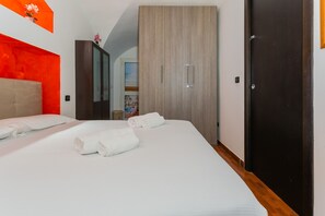 1 bedroom, iron/ironing board, free WiFi, bed sheets