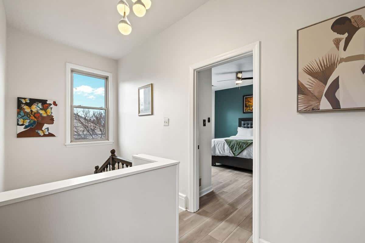 4 habitaciones, tabla de planchar con plancha, cuna de viaje y wifi 