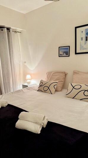 3 chambres, fer et planche à repasser, Wi-Fi gratuit, draps fournis