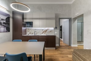 LĂ€genhet (Navona) | Vardagsrum | 43-tums platt-tv med kabelkanaler