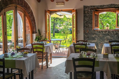 Free daily buffet breakfast. Agriturismo Galea