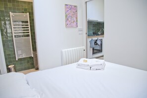 1 chambre, bureau, fer et planche à repasser, Wi-Fi