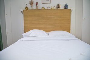 1 chambre, bureau, fer et planche à repasser, Wi-Fi