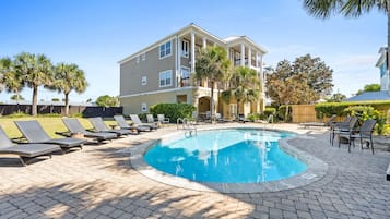 Seasonal outdoor pool