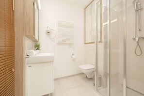 Shower, hair dryer - Wolska 165 | Contemporary Studio | WiFi (Warszawa)