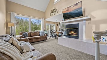 Televisión, chimenea