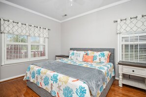 3 dormitorios, tabla de planchar con plancha, cuna de viaje y Internet