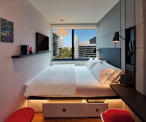 Room, 1 King Bed (High Floor) | City view