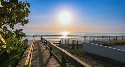 Gorgeous Beach Front Condo, Near Flagler Ave - 701