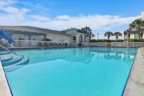 Et oppvarmet basseng