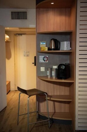 Interior - Studio Chic, Paisible, Paris Accessible 24h/24 et 7j/7 (Pantin)