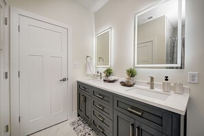 Håndklæder, Sæbe, Shampoo, Toiletpapir