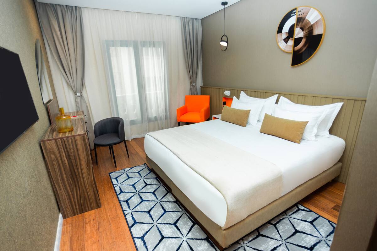 Kamar Deluks | 1 kamar tidur, brankas, tirai kedap cahaya, dan kedap suara