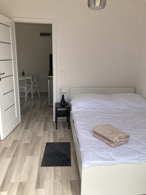 1 soverom, skrivebord, strykejern/-brett og wi-fi (inkludert)