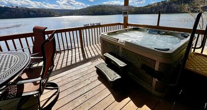 Views! Lakefront Hot Tub, Kayaks, Firepit, & Pool! Disc Golf, Park, & Playground