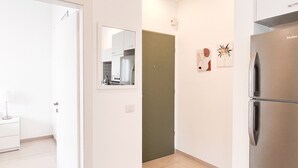 Unclassified image, 3 of 18, button - Classic Bauhaus with Balcony by FeelHome (Tel Aviv)