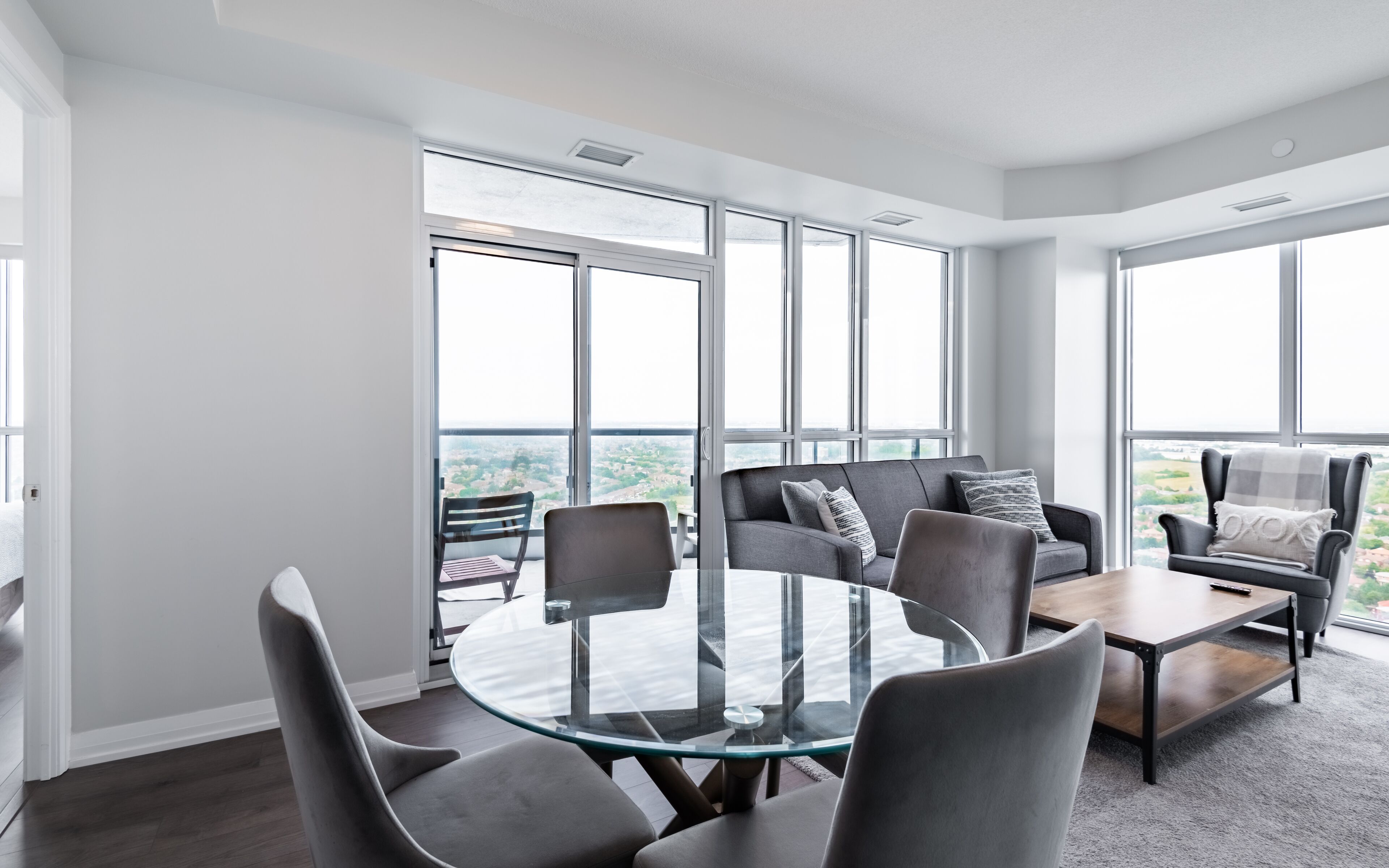 Luxury Condo W Breathtaking Sunset Views Close To Airport & Downtown Mississauga - Brampton
