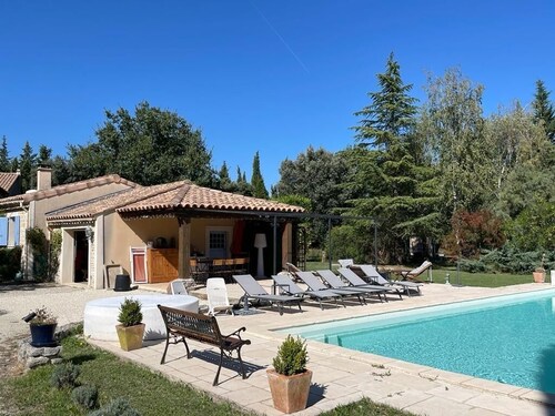 Le Mas Pily, Mas Authentique Valréas, Grignan au Cœur de L’enclave des Papes