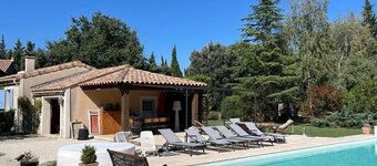Le Mas Pily, Mas Authentique en Pierres, au Cœur de Lenclave des Papes