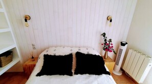 2 bedrooms, iron/ironing board