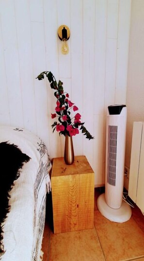 2 bedrooms, iron/ironing board