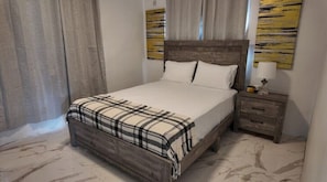1 bedroom, iron/ironing board, free WiFi, bed sheets - The Residence @Seville|Gated|FullyAC|Washer|Dryer (Spanish Town)