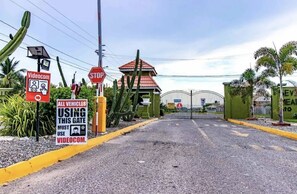 Property grounds - The Residence @Seville|Gated|FullyAC|Washer|Dryer (Spanish Town)