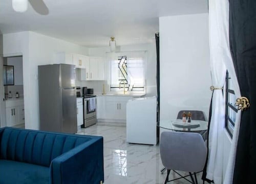 The Residence @Seville|Gated|FullyAC|Washer|Dryer