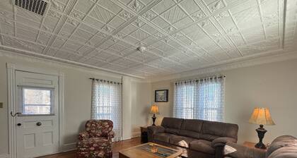 Cooperstown Cottage - 2 miles to Cooperstown Dreams park - with a pool!