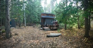 Exterior - Best West Kootenay Off-Grid Tiny House (Salmo)