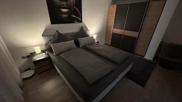 1 Schlafzimmer, Reisekinderbett, kostenloses WLAN, Bettwäsche