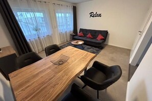 Interior - Ferienwohnung Altertheim II an Autobahn A81/ A3 (Altertheim)