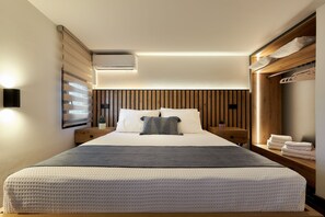 3 bedrooms, iron/ironing board, travel crib, WiFi - Cosmopolitan luxury apartment by Smaris Collection (Limenas Chersonisou)