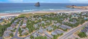 Centrally Located Dory Pointe Home, with Ping-Pong and Streaming