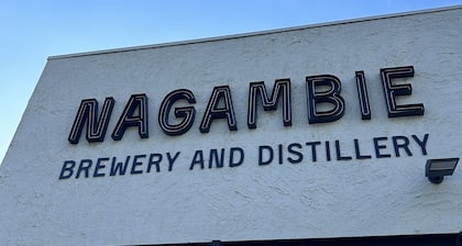 The Nagambie Stay - 10 people and secure boat parking