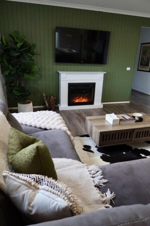 Smart TV, DVD player