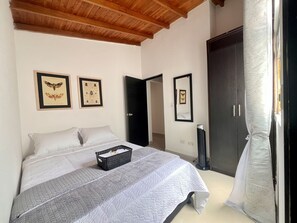 3 chambres, bureau, fer et planche à repasser, Wi-Fi gratuit