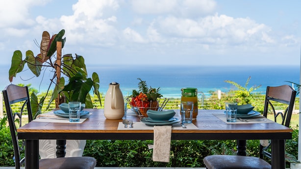 Outdoor dining - Kelso Grande - 3 Bedrooms Luxury Villa- (Duncans)