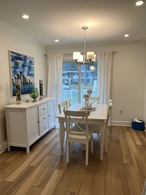 Dining - Luxury condo at beautiful community lake  (New Milford)