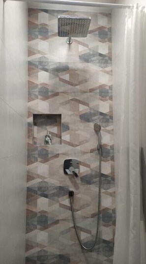 Hair dryer, towels, soap, shampoo - Square - 59 (Beograd)