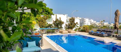 Ulkouima-allas, lämmitetty uima-allas