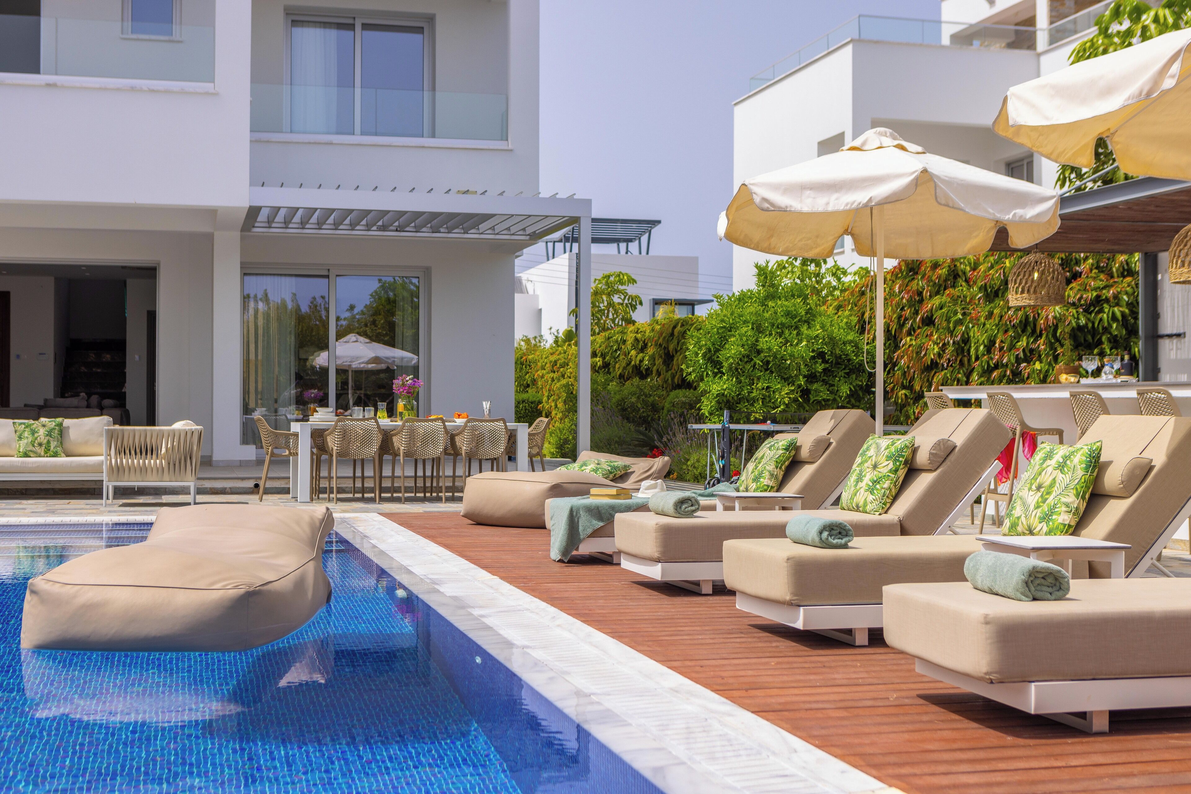 屋外プール、温水プール